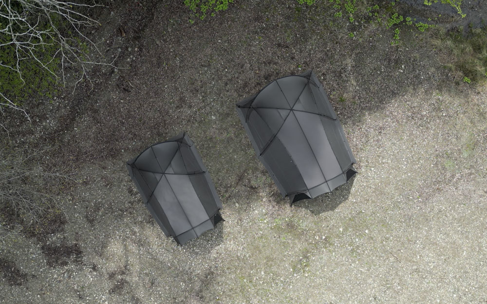 生地はしっかりとした張り感